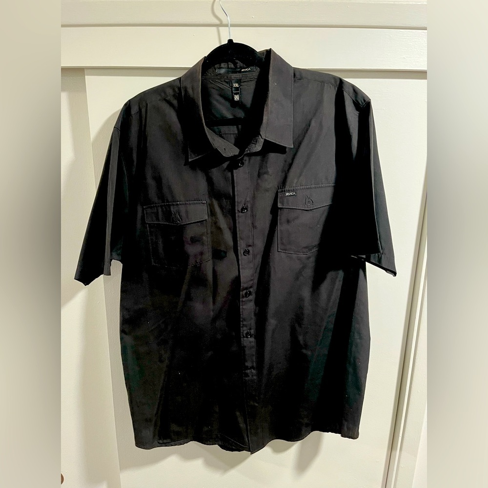 RVCA Black short sleeve button down- XXL